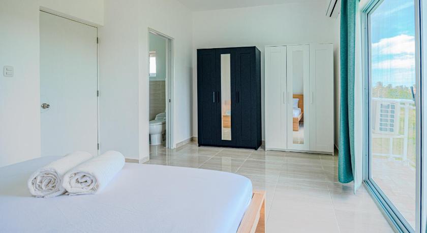 3 bedroom Townhouse with private Pool photo