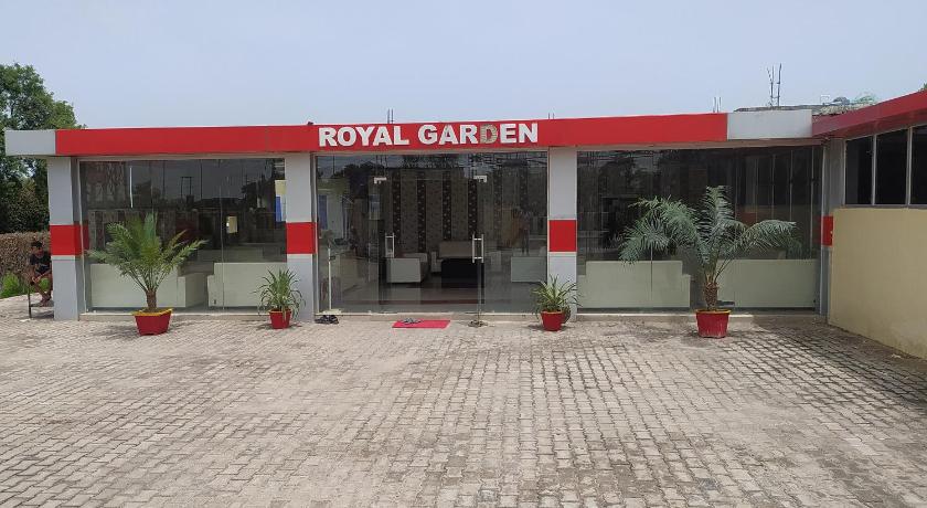 OYO 82476 Royal Garden