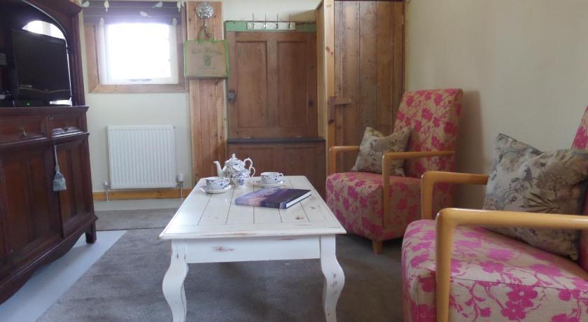 Charming 1-Bed Garden Lodge in Boyndie Banff photo