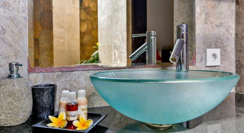 Villa Taksu Legian photo