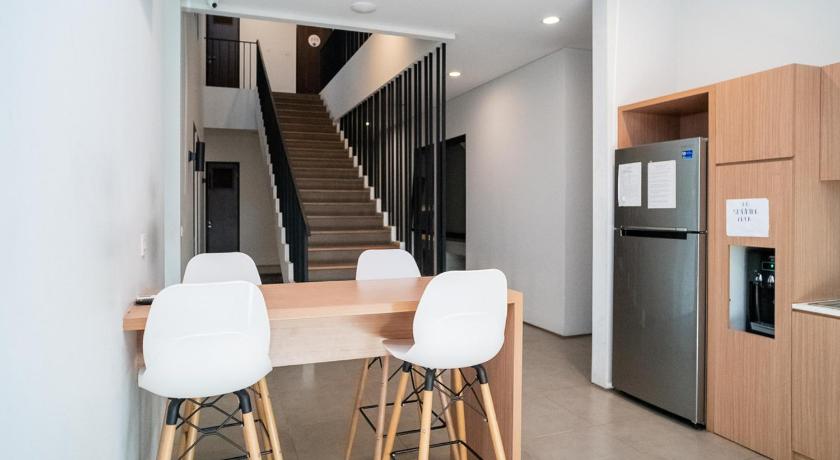 Three J Residence 2 - image 3