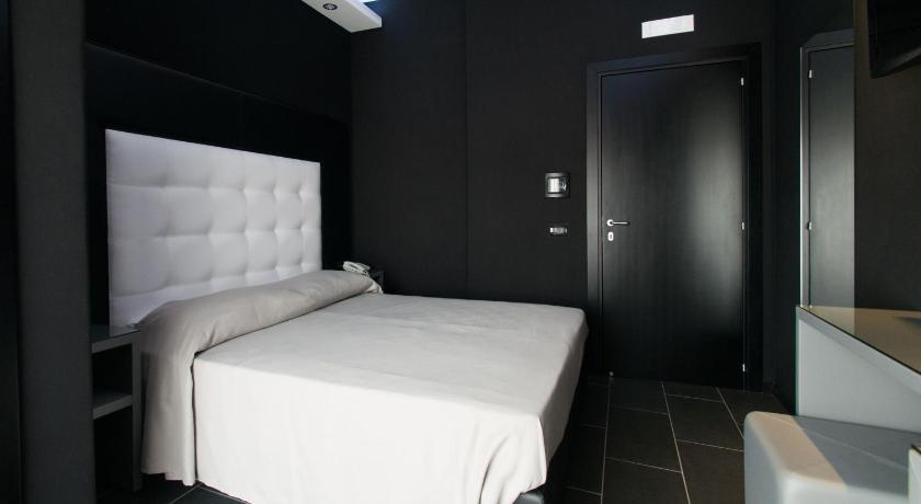 Fly Boutique Hotel