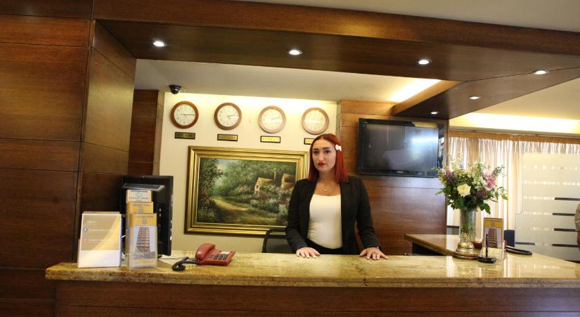 Holiday Home Suites photo