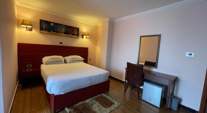 Moonlight Hotel photo