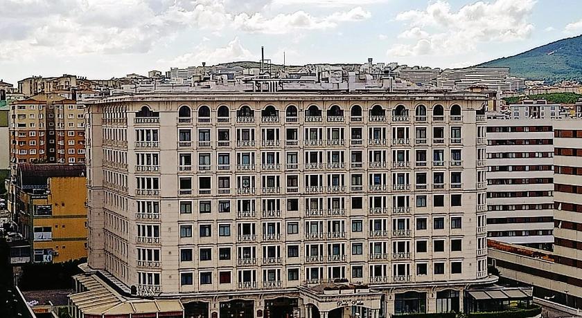 FALCON PALAs OTEL photo