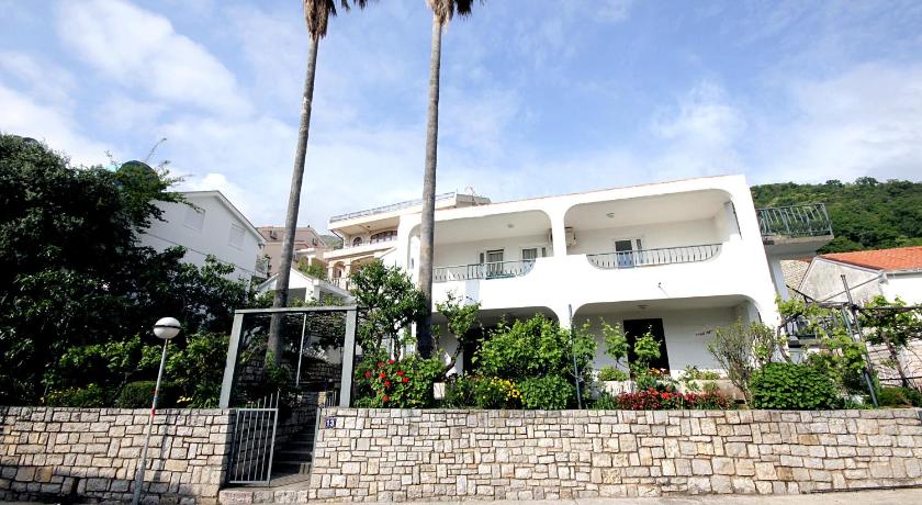 Guesthouse Draskovic — Hotel in Petrovac