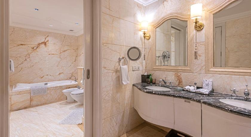 Image of Presidential Suite 11