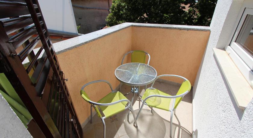 Apartments Anica photo