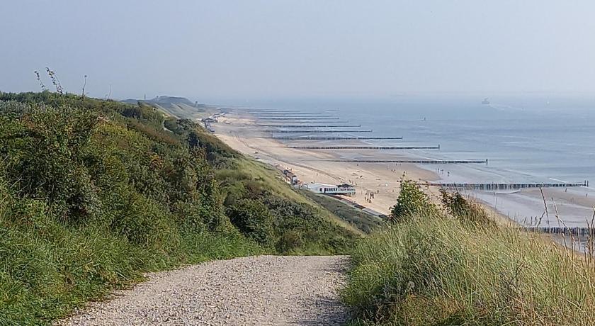 Room by the sea photo