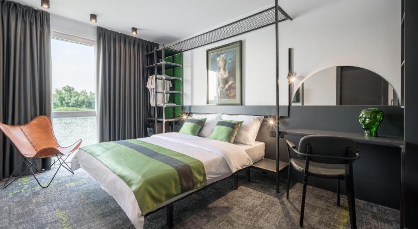 Joy 5 Hotel &amp; SPA — Hotel in Belgrade