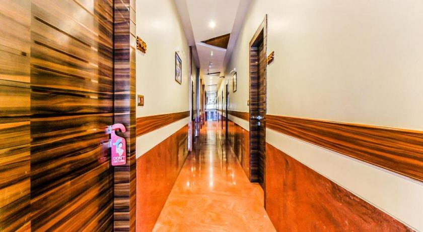 Hotel Guestinn Residency photo