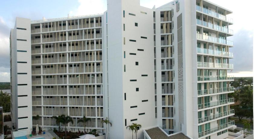 Lanai Apartments