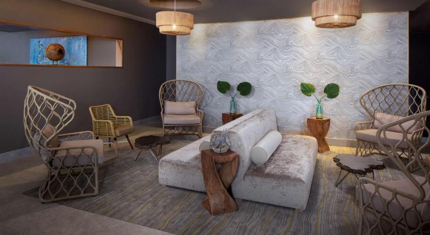 Лоби Hyatt Place Aruba Airport
