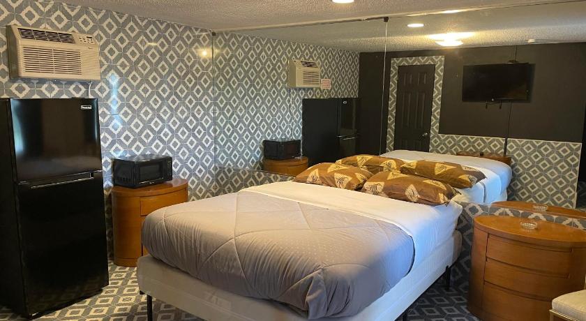 Carole Motel — Hotel in Savannah (GA)