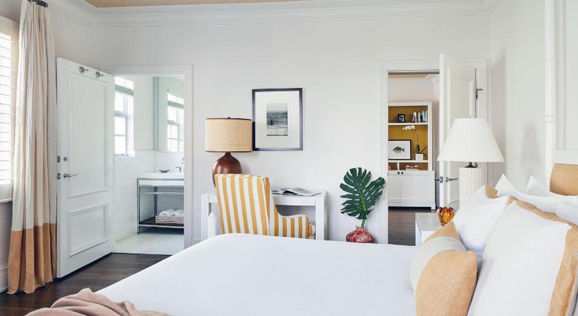 Immagine di Classic Suite with a King Bed 4