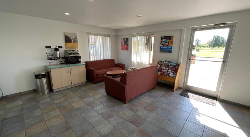 Country Yard Inn and Suites photo