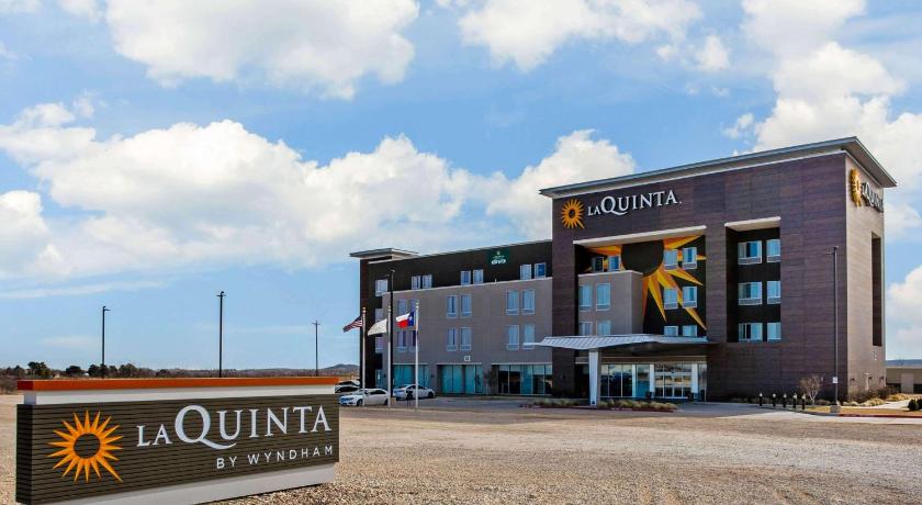 La Quinta Inn & Suites by Wyndham Sweetwater East