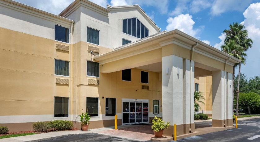 Comfort Inn & Suites DeLand - near University