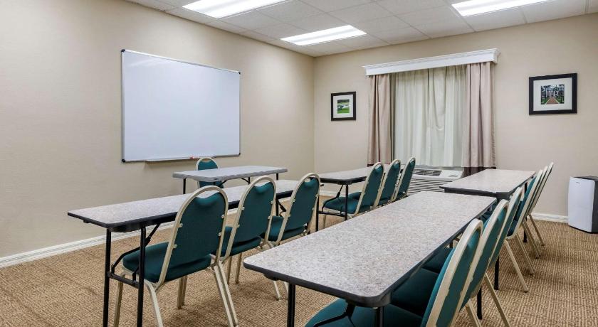 Comfort Inn & Suites DeLand - near University