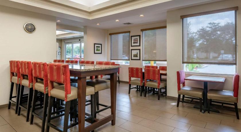 Comfort Inn & Suites DeLand - near University