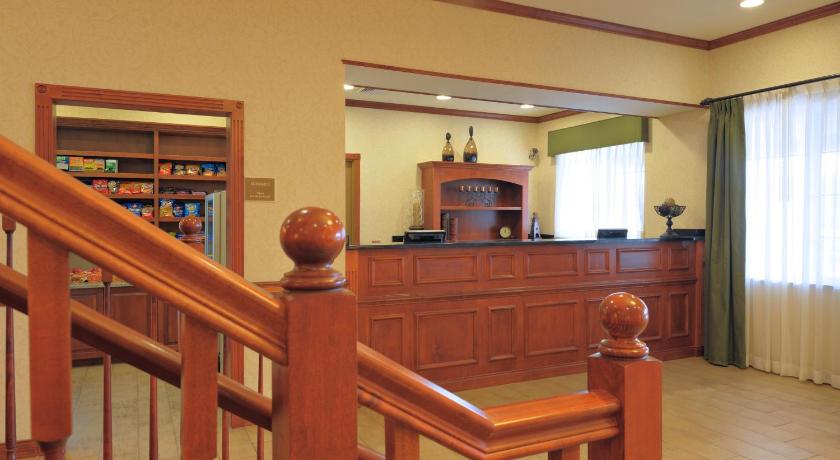 Country Inn & Suites by Radisson, Washington at Meadowlands, PA photo