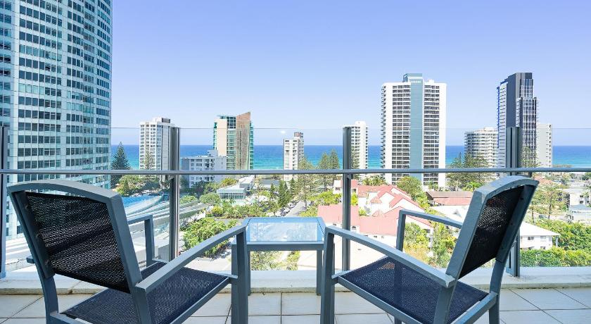 STYLISH SURFERS STAY / SURFERS PARADISE photo