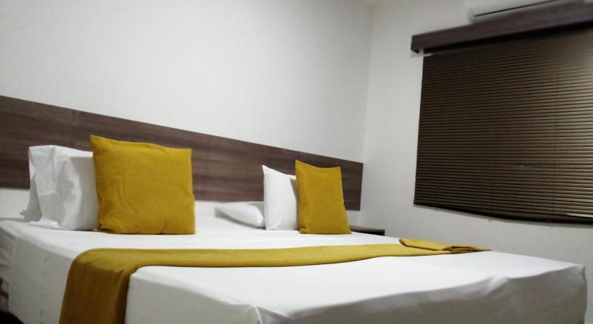 Aparta Suites La Flora photo