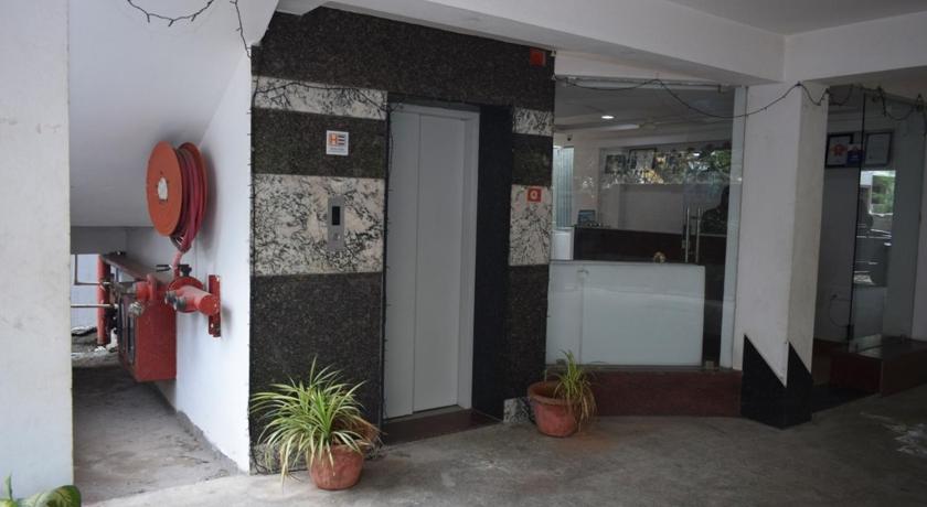 Hotel Signature Inn photo