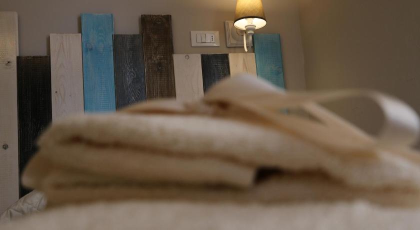 Image of Double or Twin Room with Private Bathroom 4