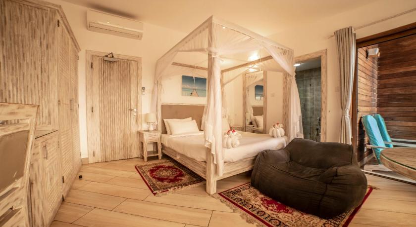 Jumeirah Beachfront photo