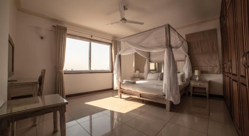 Image of Apartment with Sea View 3