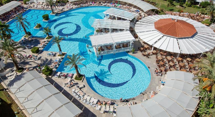 Crystal Admiral Resort Suites and Spa - All Inclusive