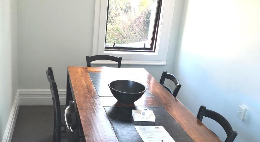 Image of Three-Bedroom Apartment 10