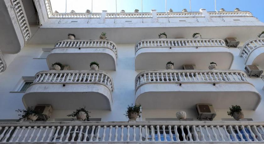 Apartamentos Las Americas - little Pets friendly