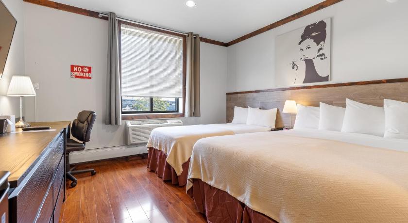 Image of Deluxe Family Suite 0