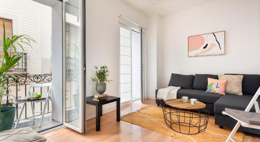 Santa Barbara Central Suites, Sevilla — Hotel in Seville