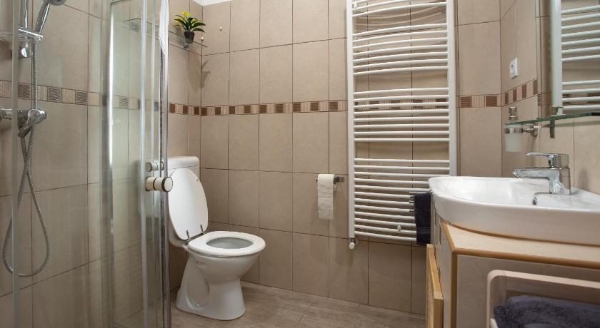 A charming little flat just above Szechenyi Square photo
