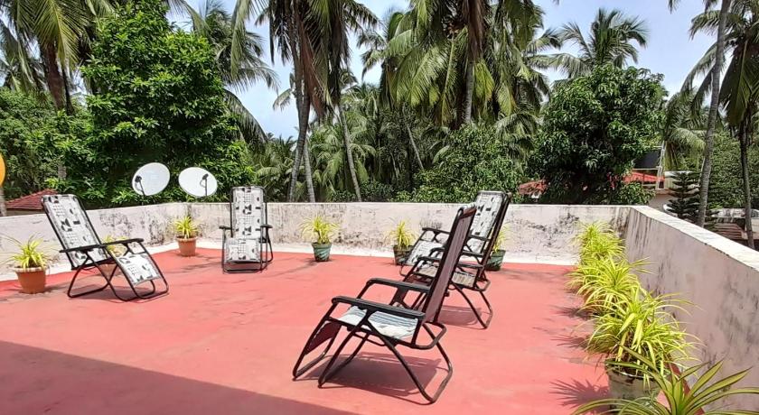 Raaj Inn studio photo