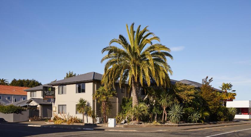 Blenheim Palms Motel photo