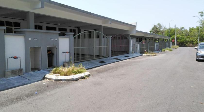 Homestay Coral TC8 (Muslim) photo