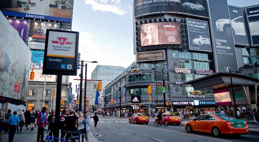 Holiday Inn Toronto Downtown Centre