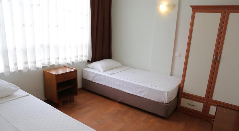 Erol Apart photo