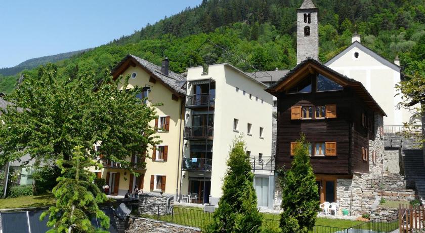 Appartamenti Bertazzi — Hotel in Cavagnago