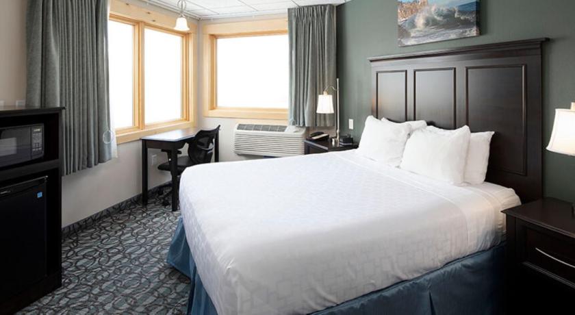 Park Point Marina Inn photo