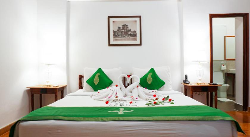 Image of Residency Room 1