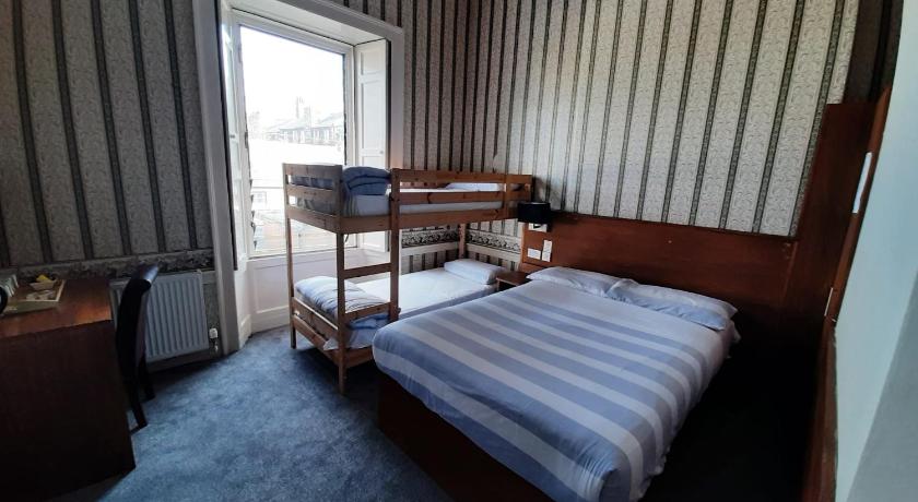 Image of Quadruple Room 1