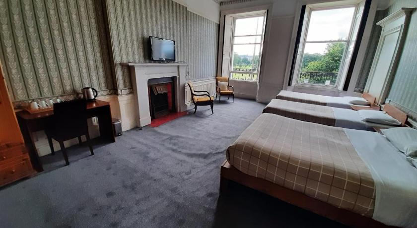 Image of Family Room 0