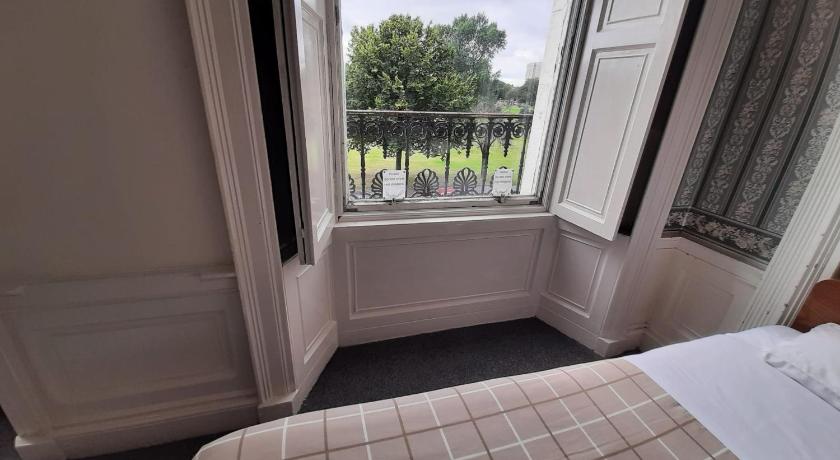 Image of Family Room 2