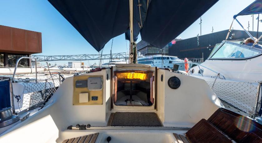 Sailboat Accommodation Barcelona photo