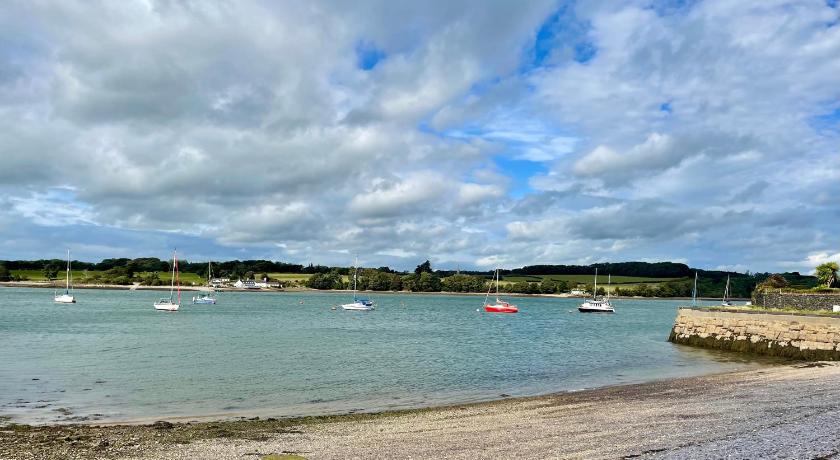 Garddfon Inn — Hotel in Y Felinheli